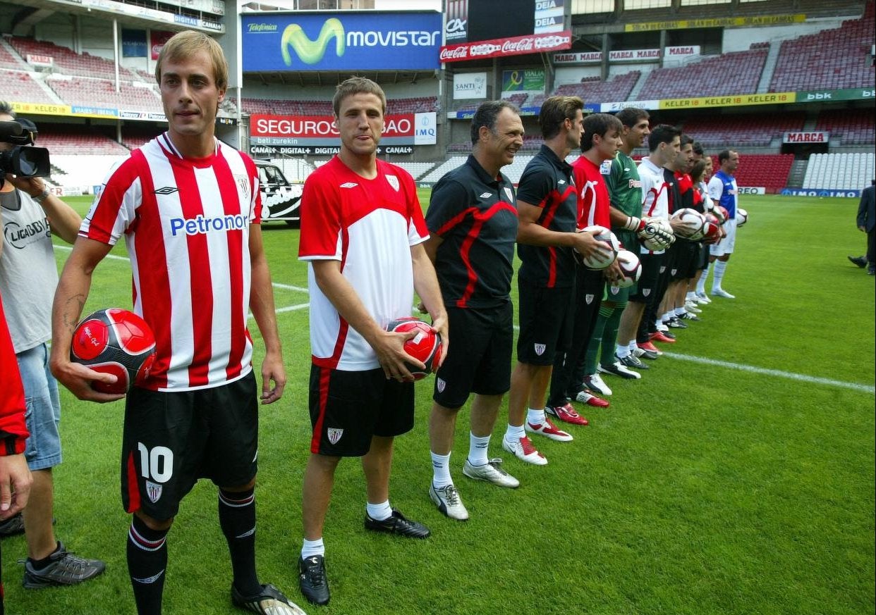 Las equipaciones del Athletic en 2009/2010.