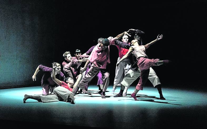 'This is everything'. Coreografía y decorado de Bryan Arias. 