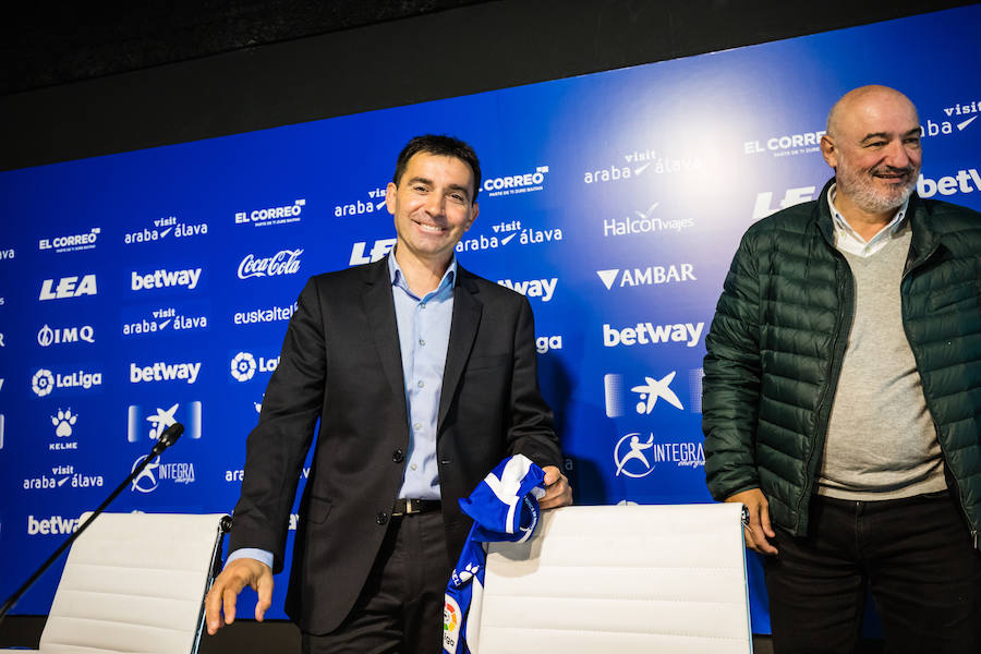 Fotos: Presentación de Asier Garitano como nuevo técnico del Alavés