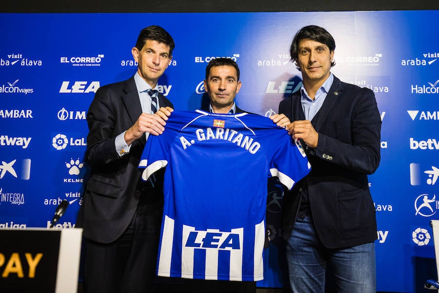 Fotos: Presentación de Asier Garitano como nuevo técnico del Alavés