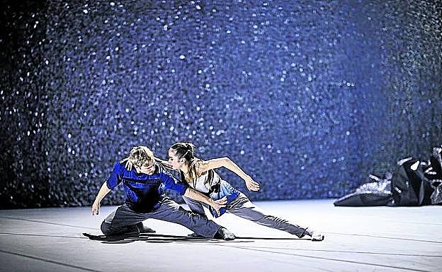 'Day without night'. Montaje con el sello de Jirí Pokorný.