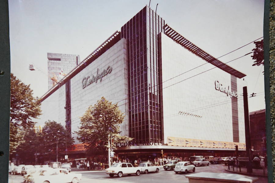 Fotografía de El Corte Inglés de Bilbao en 1974.