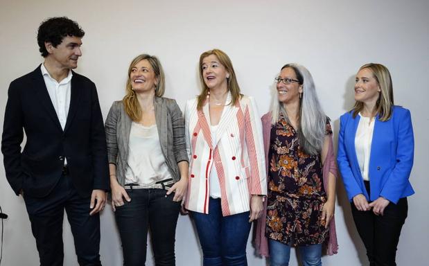 Unai Rementeria, Bea Ilardia, Teresa Laespada, Eneritz de Madariaga y Amaya Fernández. 