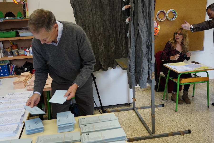 Fotos: Los vizcaínos acuden a votar