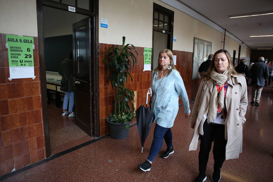 Fotos: Los vizcaínos acuden a votar