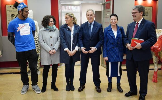 Samir Lahdou, Ana Viñals, Raquel González, Alfonso Gil, Jone Goirizelaia y Juan Mari Aburto. 