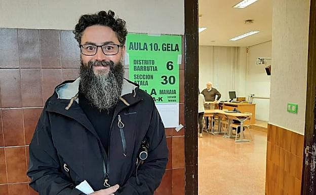 Oscar Fernández se ha librado de la mesa y ha podido irse al monte.