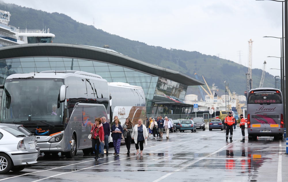Fotos: Más de 6.400 cruceristas llegan a Bilbao