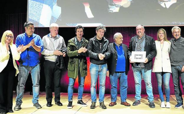 Lourdes Aedo, Sergio Ortiz de Zárate, Bittor Arginzoniz, Eneko Atxa, Josean Alija, Dani García, Jabier Gartzia (el homenajeado) Zuriñe García y Fernando Canales.