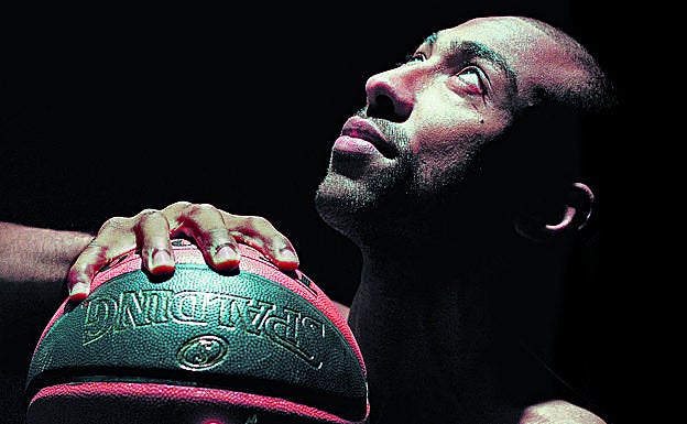 Granger, en la penumbra de la zona mixta del Buesa Arena antes de un entrenamiento.