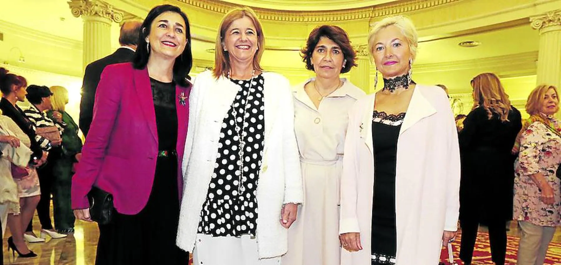 Yolanda Díez, Teresa Laespada, Margarita Esteban y Gloria Múgica.