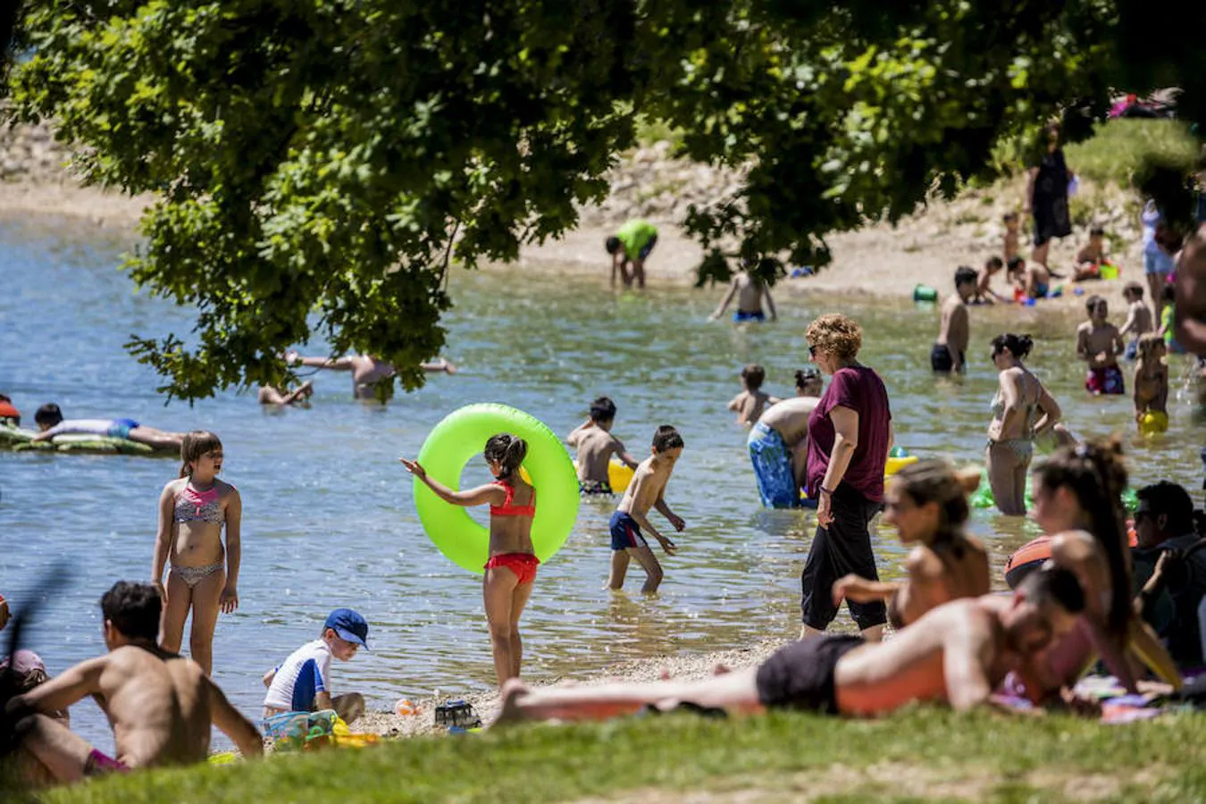 Fotos: Día de piscina y &#039;playas&#039; en Álava