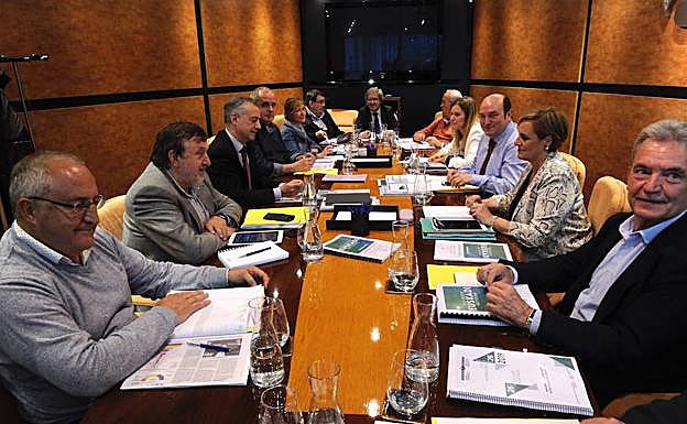 Reciente reunión del Euzkadi buru batzar para valorar los resultados electorales. 