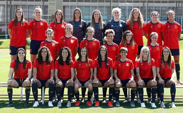 Fotografía oficial de la selección de fútbol femenina que disputará el Mundial de Francia 2019.