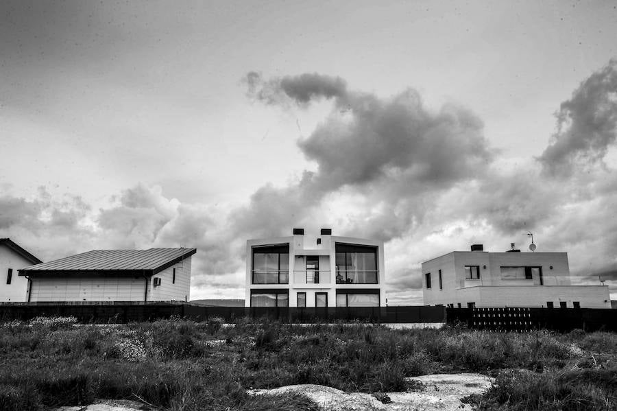 Recorrido fotográfico por un barrio de contrastes desde el particular punto de vista del artista 