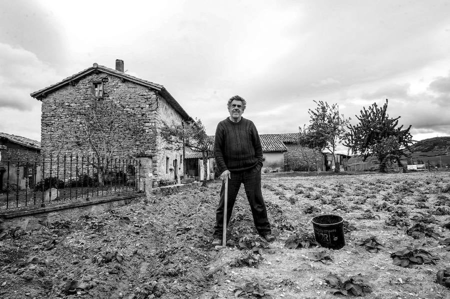 Recorrido fotográfico por un barrio de contrastes desde el particular punto de vista del artista 