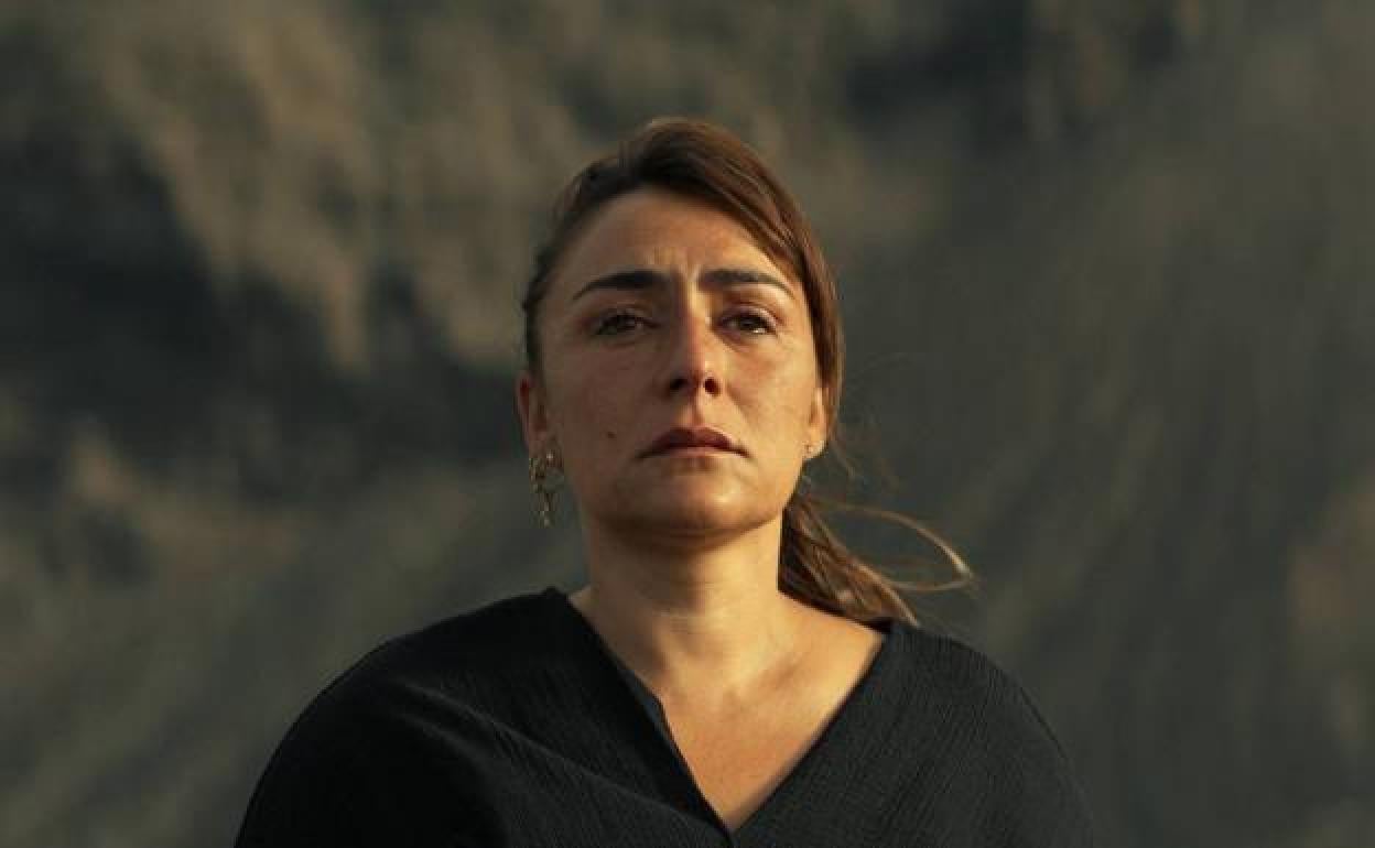 Candela Peña presenta 'Hierro': «Muchas mujeres deberíamos llevar capa, somos mujeres milagro, mujeres maravilla»