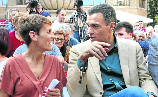 María Chivite y Pedro Sánchez, en un acto en Pamplona el pasado mes de mayo.