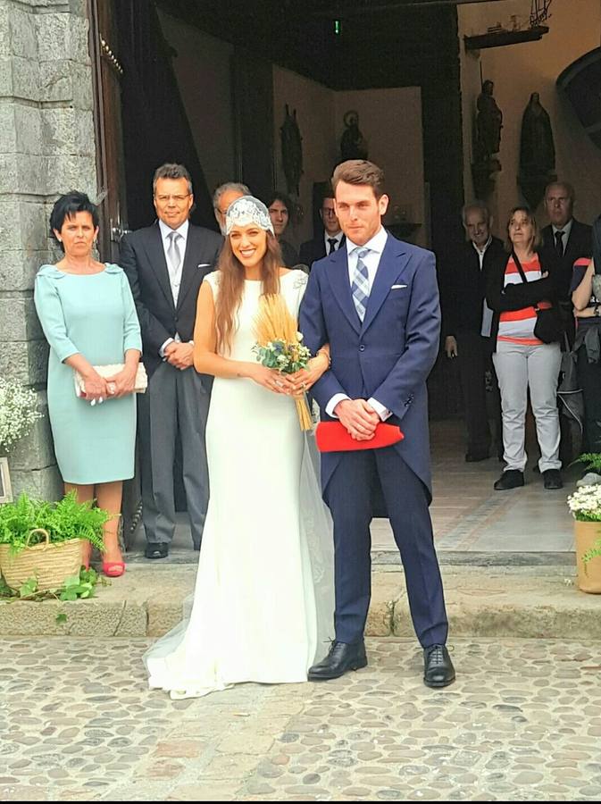 Ibai Gómez e Ingrid Betancor se casaron el 4 de junio de 2016 en una romántica ceremonia celebrada en San Juan de Gaztelugatxe. El banquete tuvo lugar en el Palacio El Molinar de Gordexola, en el que no faltó la plantilla del Athletic y exrojiblancos