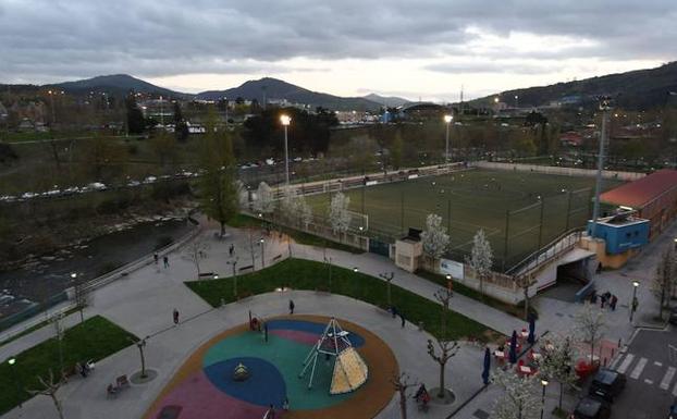 Vista del campo de fútbol de Soloarte, donde juegan varios equipos del Baskonia. 