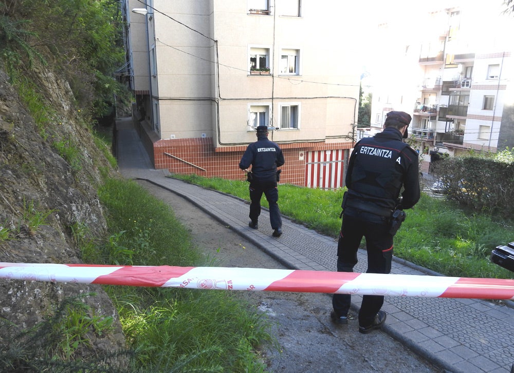 Fotos: Mata a la pareja de su madre en Galdakao