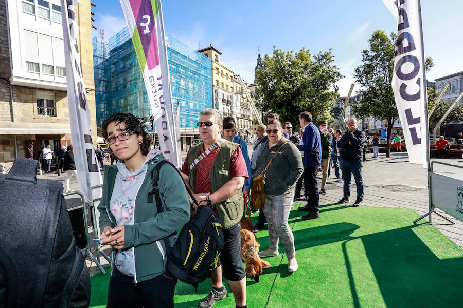 Cerca de 200 personas participan en el Maratón Fotográfico de EL CORREO, cuya recaudación se destina a la Asociación Española contra el Cáncer de Álava