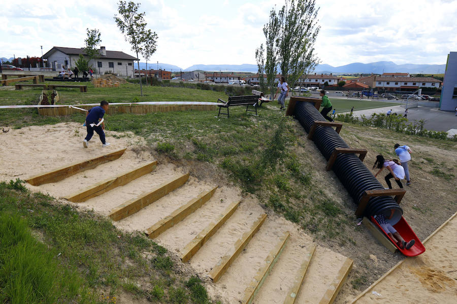 Fotos: El colegio de Ribabellosa revoluciona la hora del patio