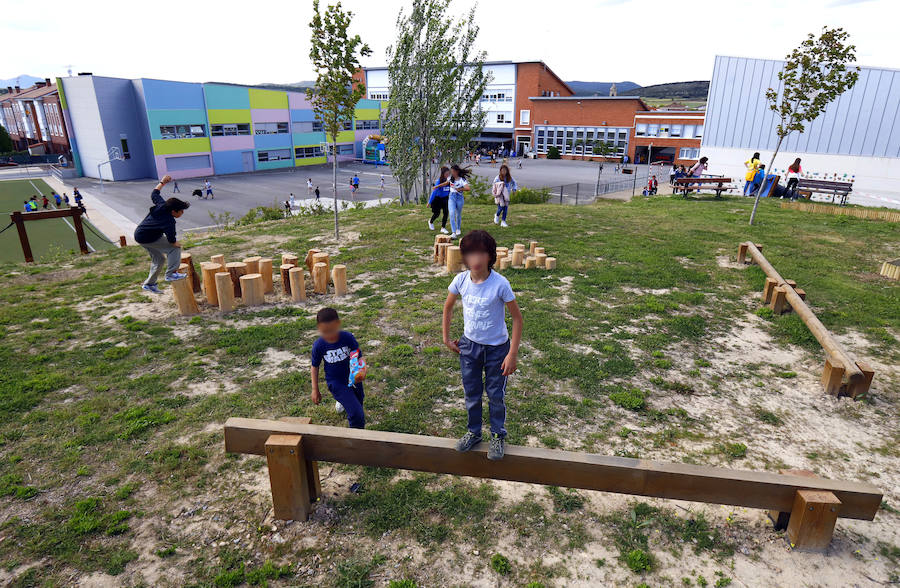 Fotos: El colegio de Ribabellosa revoluciona la hora del patio