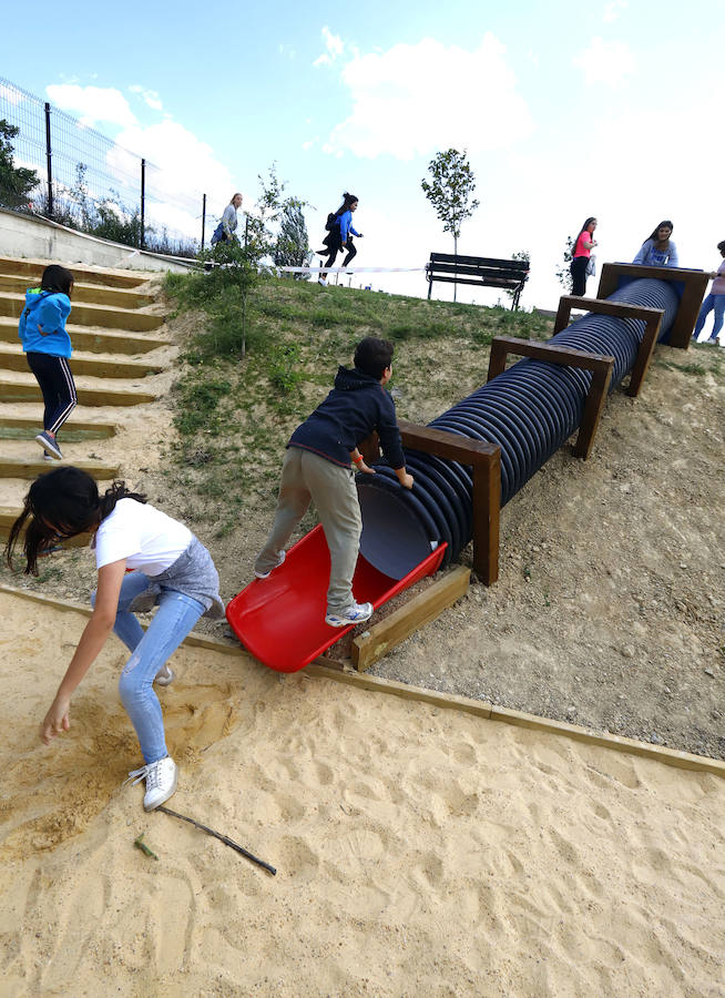 Fotos: El colegio de Ribabellosa revoluciona la hora del patio