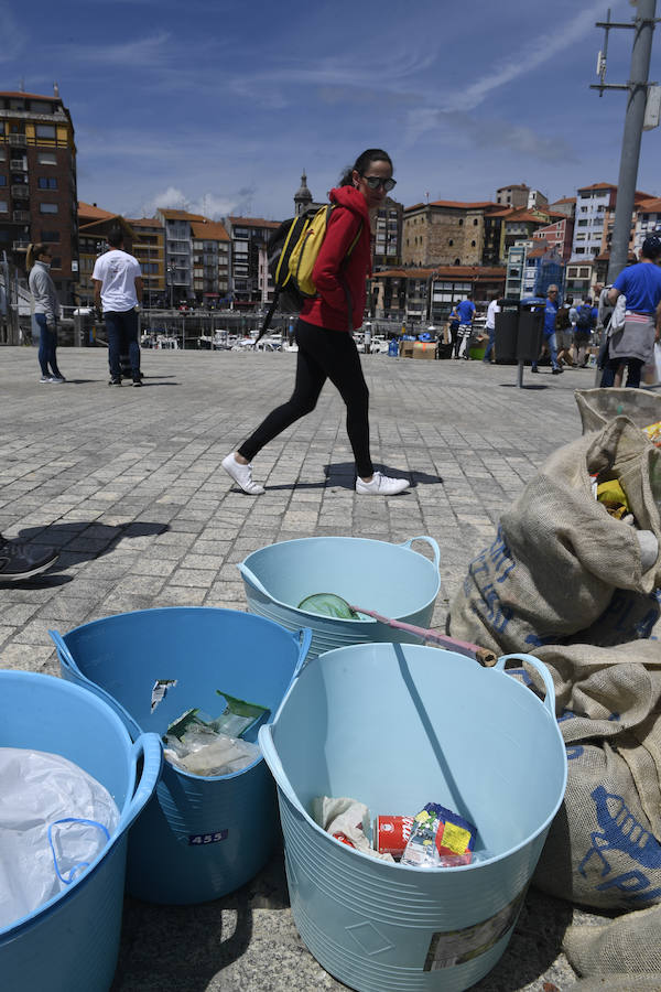 Fotos: Limpieza de basura en Urdaibai