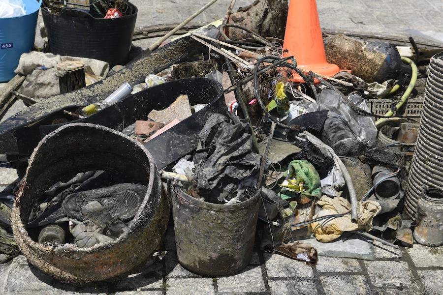 Fotos: Limpieza de basura en Urdaibai