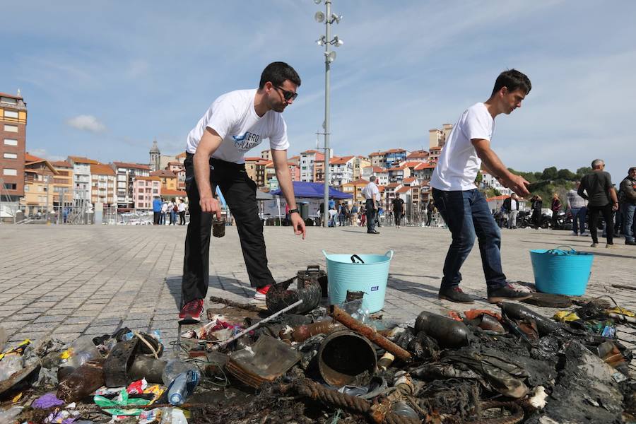 Fotos: Limpieza de basura en Urdaibai