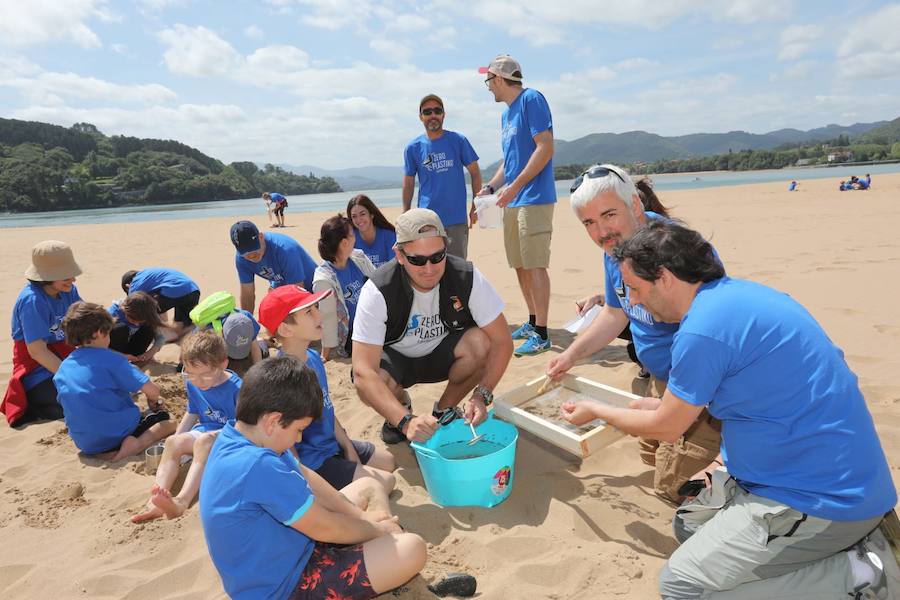 Fotos: Limpieza de basura en Urdaibai