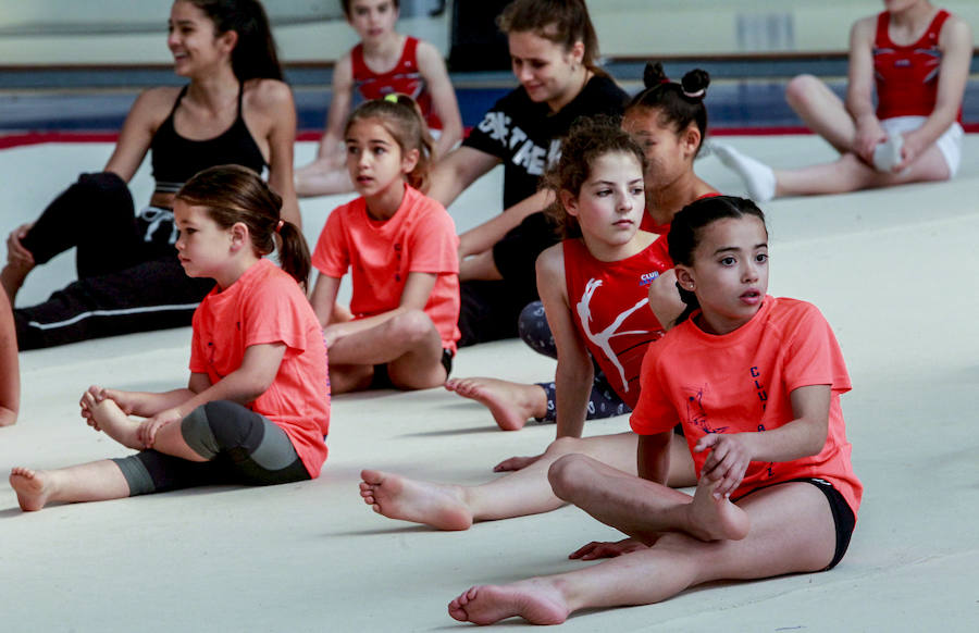 Maratón. Mil deportistas de todas las edades demostraron ayer en Mendizorroza que la gimnasia alavesa se encuentra en perfecta forma.