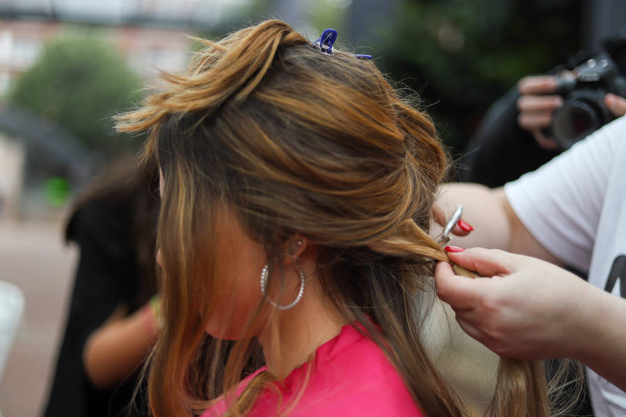 Esta iniciativa de la ONG 'Mechones Solidarios' busca devolver la sonrisa a aquellas personas que han perdido su pelo a causa de los tratamientos contra esta enfermedad