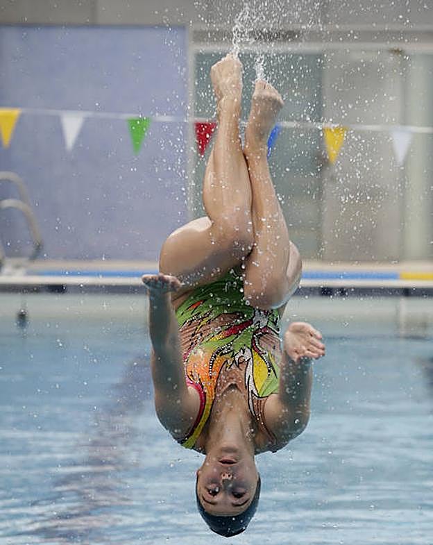 Voltereta sobre el agua.