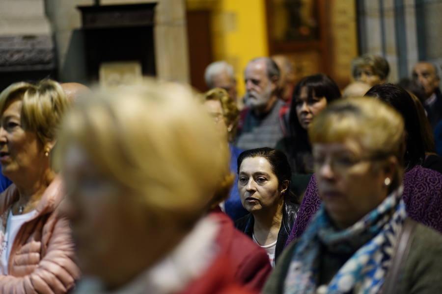 Más de un centenar de cabezas y 26 puestos agrícolas participan en el tradicional mercado