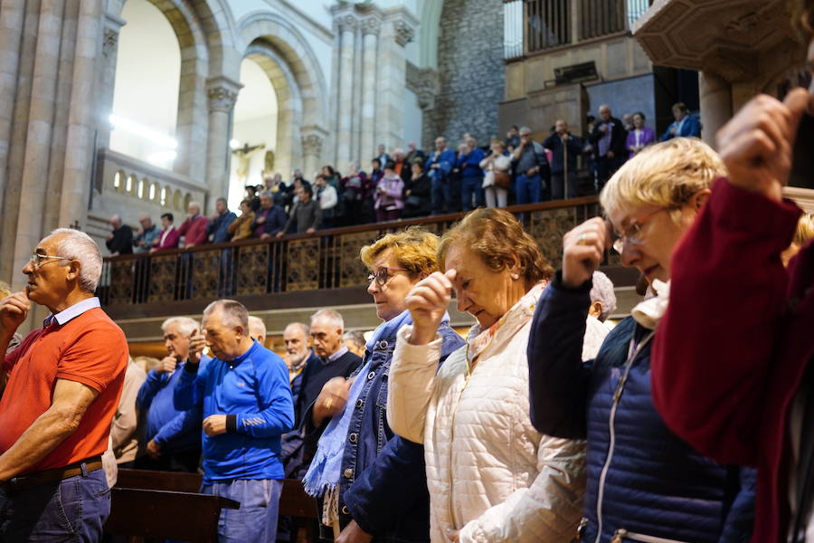 Más de un centenar de cabezas y 26 puestos agrícolas participan en el tradicional mercado