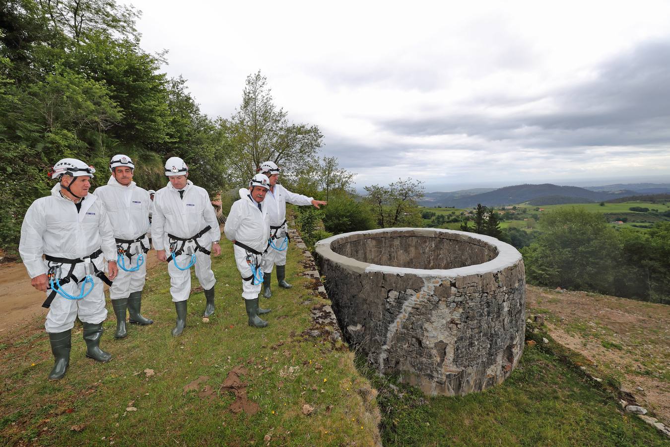 Se trata de una visita minera que permite recorrer dos kilómetros de galerías. Tiene una duración de cuatro hora sy se necesita buen estado físico para hacerla. Fue inaugurada por el presidente de Cantabria, Miguel Ángel Revilla