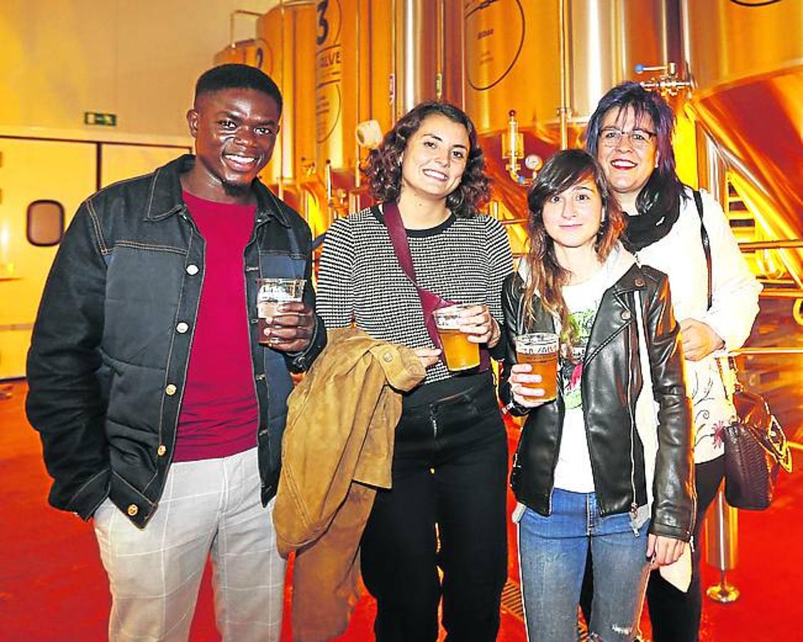 Roger Mendes, Virginia González, Montse Llamas y Helenca Díez.