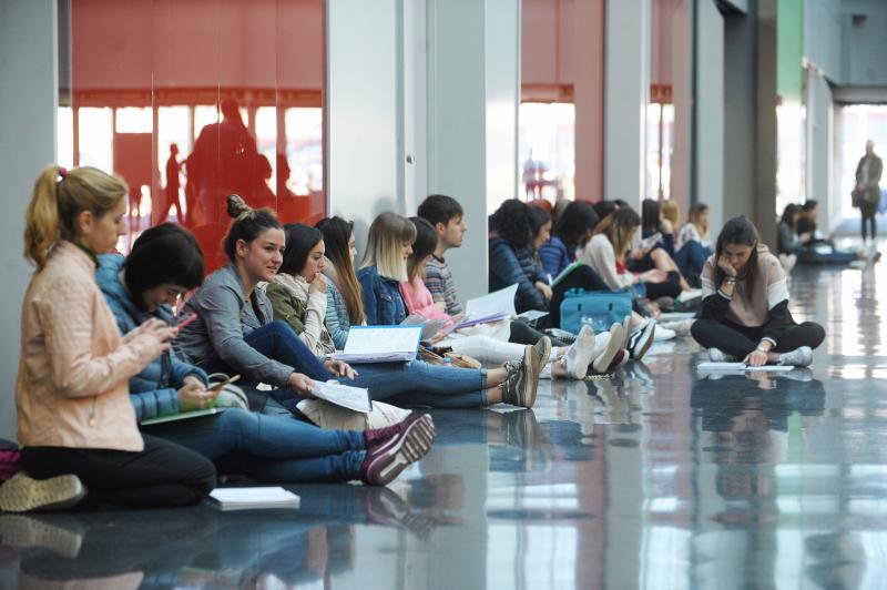 6.416 aspirantes optan a una plaza de maestro, 95 para plazas de profesor de conservatorio y 56 para escuelas oficiales de idiomas