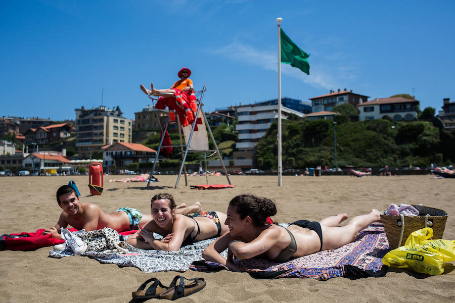 Fotos: Día de playa en Bizkaia