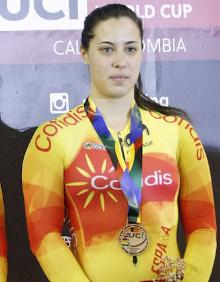 Imagen secundaria 2 - Arriba, las hermanas Usabiaga, Irene y Ana. Sobre estas líneas, Begoña Lazkano y Tania Calvo. 