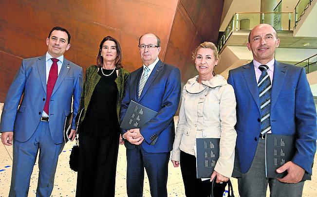Asier Abaunza, Elena Auzmendi, José Antonio Rodríguez Ranz, Garbiñe Henry y Álvaro Merino. 