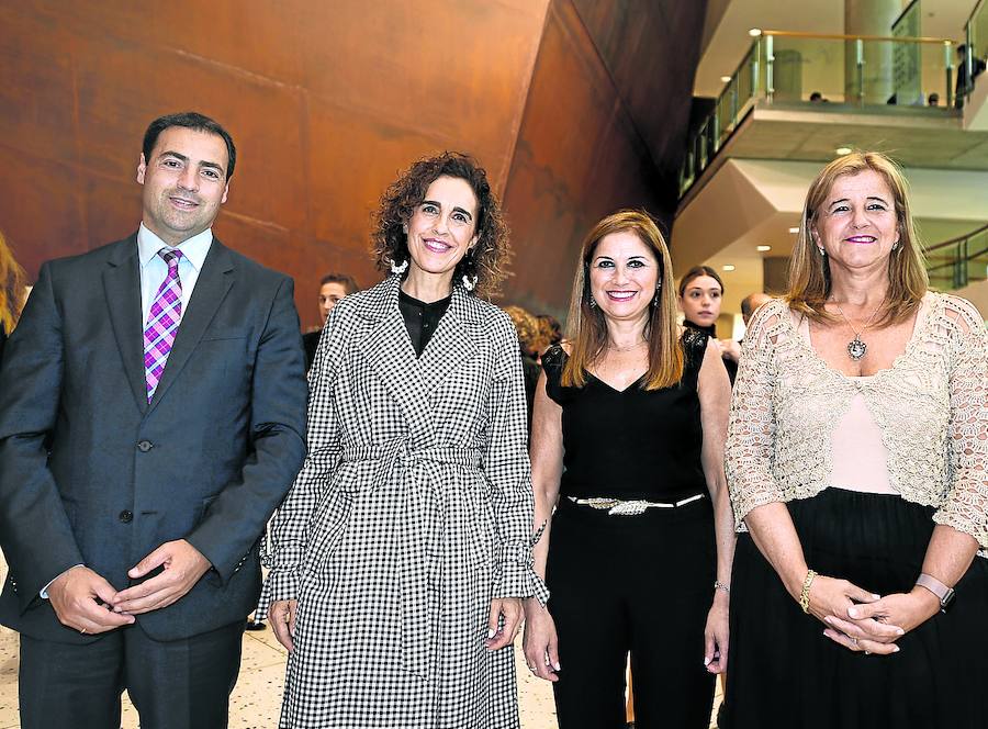 Imanol Pradales, Ibone Bengoetxea, María Jesús San José y Teresa Laespada. 