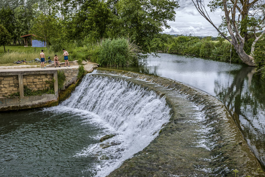 Zona de baño de Linares (Berantevilla) en el río Ayuda.