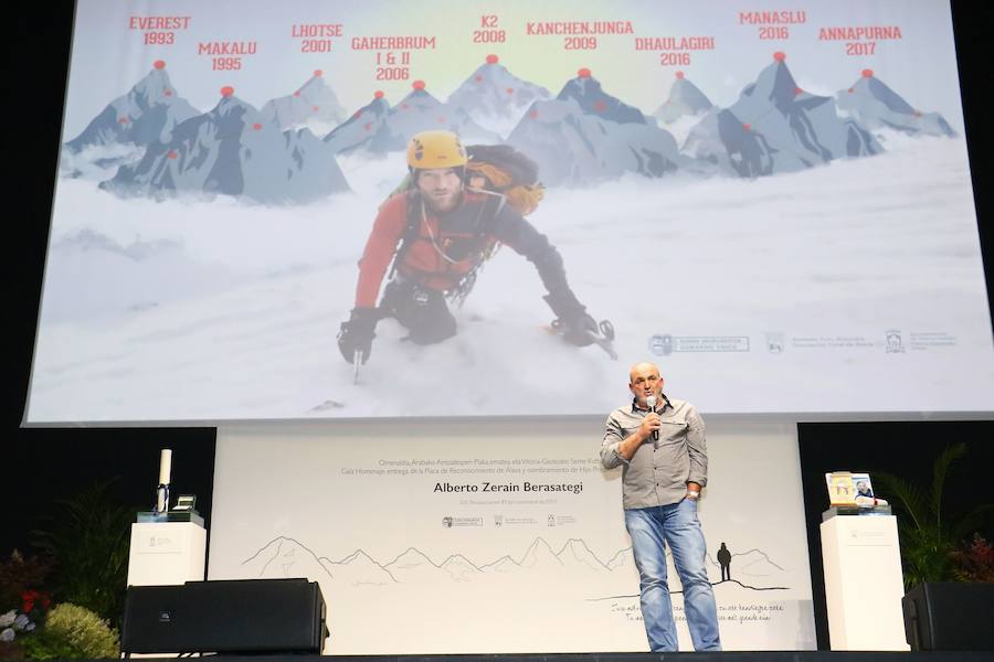 El 24 de junio de 2017 el montañero alavés y Mariano Galván desaparecieron en el Nanga Parbat del Karakorum