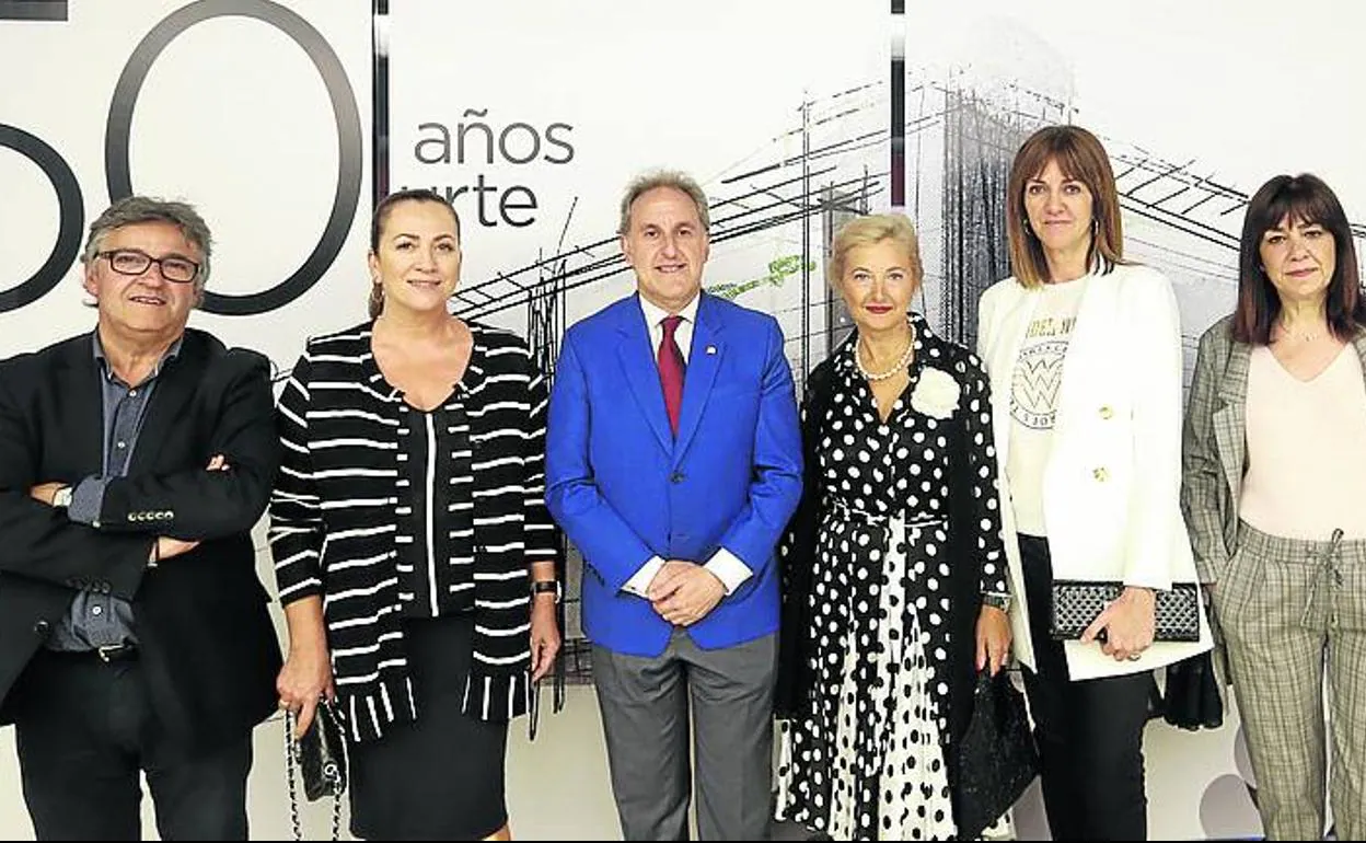 Jon Bilbao, Isabel Muela, Alfonso Gil, Gloria Múgica, Idoia Mendia y Ana Berta Campo. 