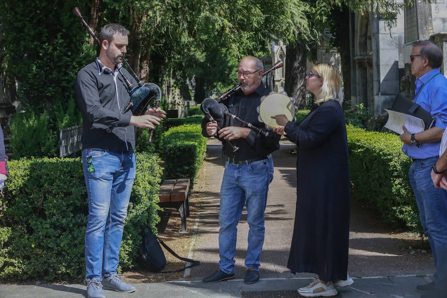 Fotos: Homenaje al General Álava, «el gran olvidado», en el cementerio de Santa Isabel