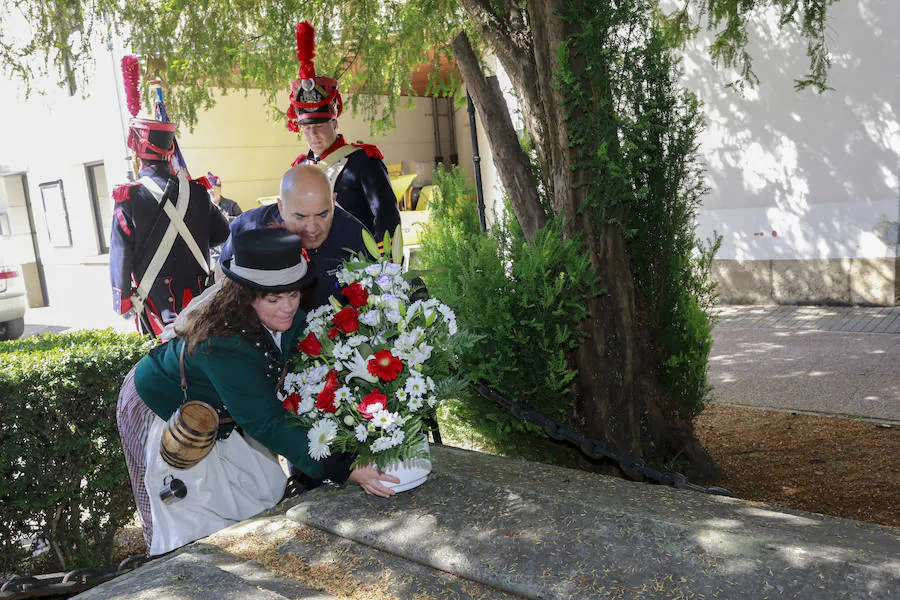 Fotos: Homenaje al General Álava, «el gran olvidado», en el cementerio de Santa Isabel